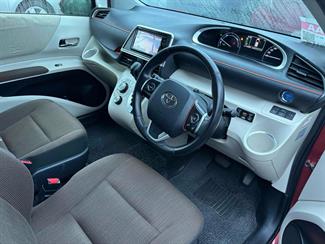 2015 Toyota Sienta - Thumbnail