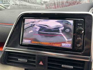 2015 Toyota Sienta - Thumbnail