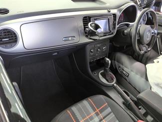2015 Volkswagen Beetle - Thumbnail