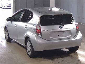 2013 Toyota Aqua - Thumbnail