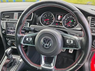 2015 Volkswagen Golf - Thumbnail