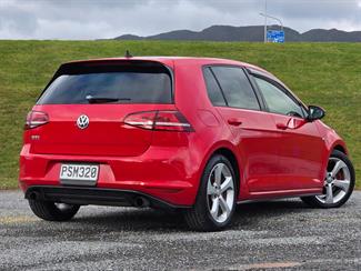 2015 Volkswagen Golf - Thumbnail