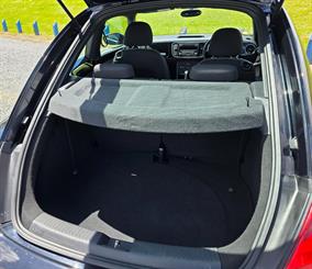 2014 Volkswagen Beetle - Thumbnail