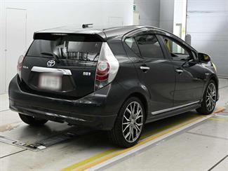 2013 Toyota Aqua - Thumbnail