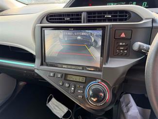 2013 Toyota Aqua - Thumbnail