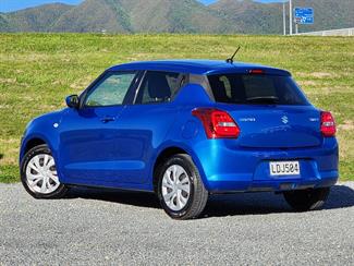 2018 Suzuki Swift - Thumbnail