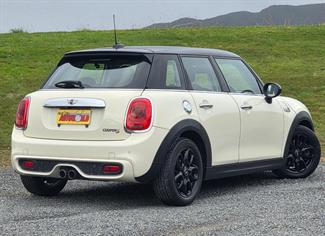 2015 Mini Cooper - Thumbnail