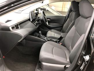 2020 Toyota COROLLA - Thumbnail