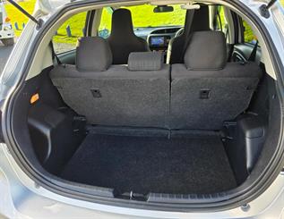 2018 Toyota Vitz - Thumbnail