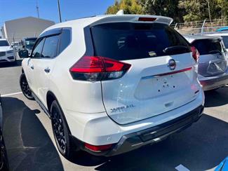 2017 Nissan X-Trail - Thumbnail