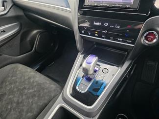 2015 Honda Shuttle - Thumbnail