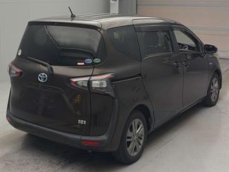 2016 Toyota Sienta - Thumbnail