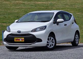 2022 Toyota Aqua - Thumbnail