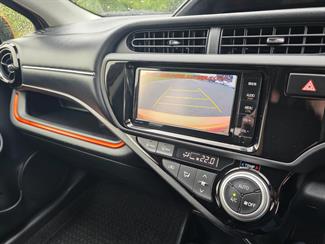 2015 Toyota Aqua - Thumbnail