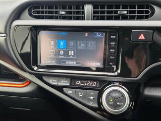 2015 Toyota Aqua - Thumbnail