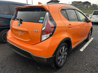 2015 Toyota Aqua - Thumbnail