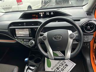 2015 Toyota Aqua - Thumbnail