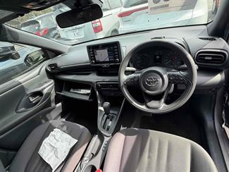 2021 Toyota Yaris - Thumbnail