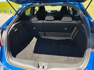 2017 Toyota C-HR - Thumbnail