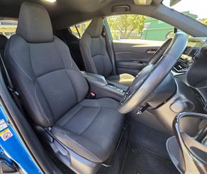 2017 Toyota C-HR - Thumbnail