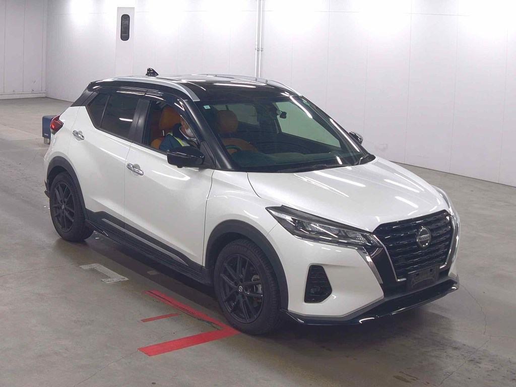 2021 Nissan KICKS 5D