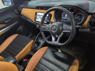 2021 Nissan KICKS 5D - Thumbnail