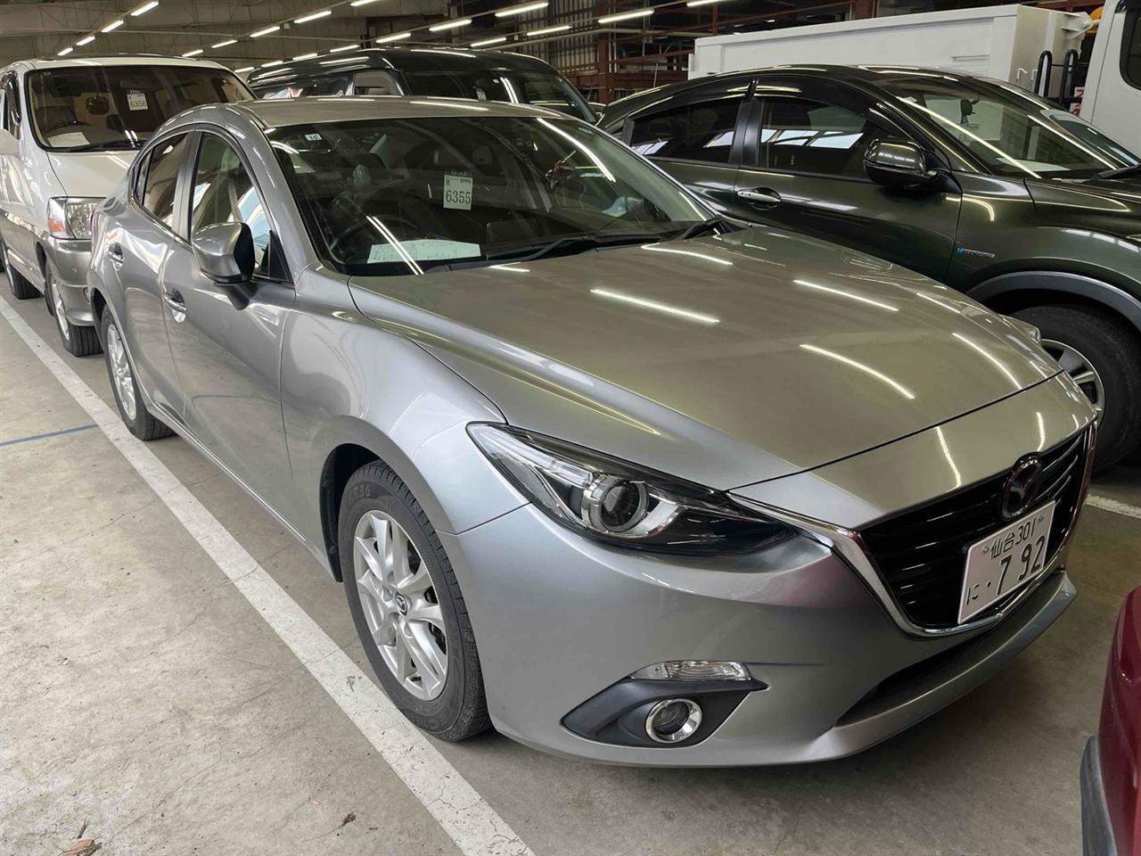 2013 Mazda Axela