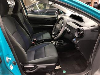2017 Toyota Aqua - Thumbnail