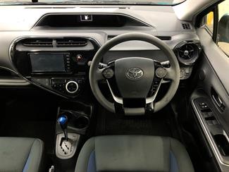 2017 Toyota Aqua - Thumbnail