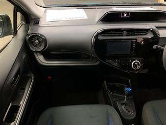 2017 Toyota Aqua - Thumbnail