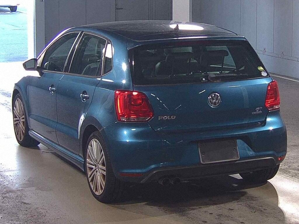2013 Volkswagen POLO 5D