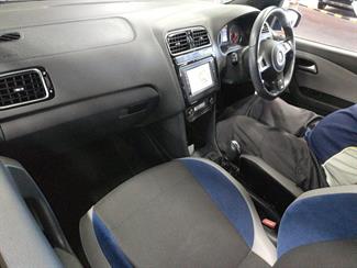 2013 Volkswagen POLO 5D - Thumbnail
