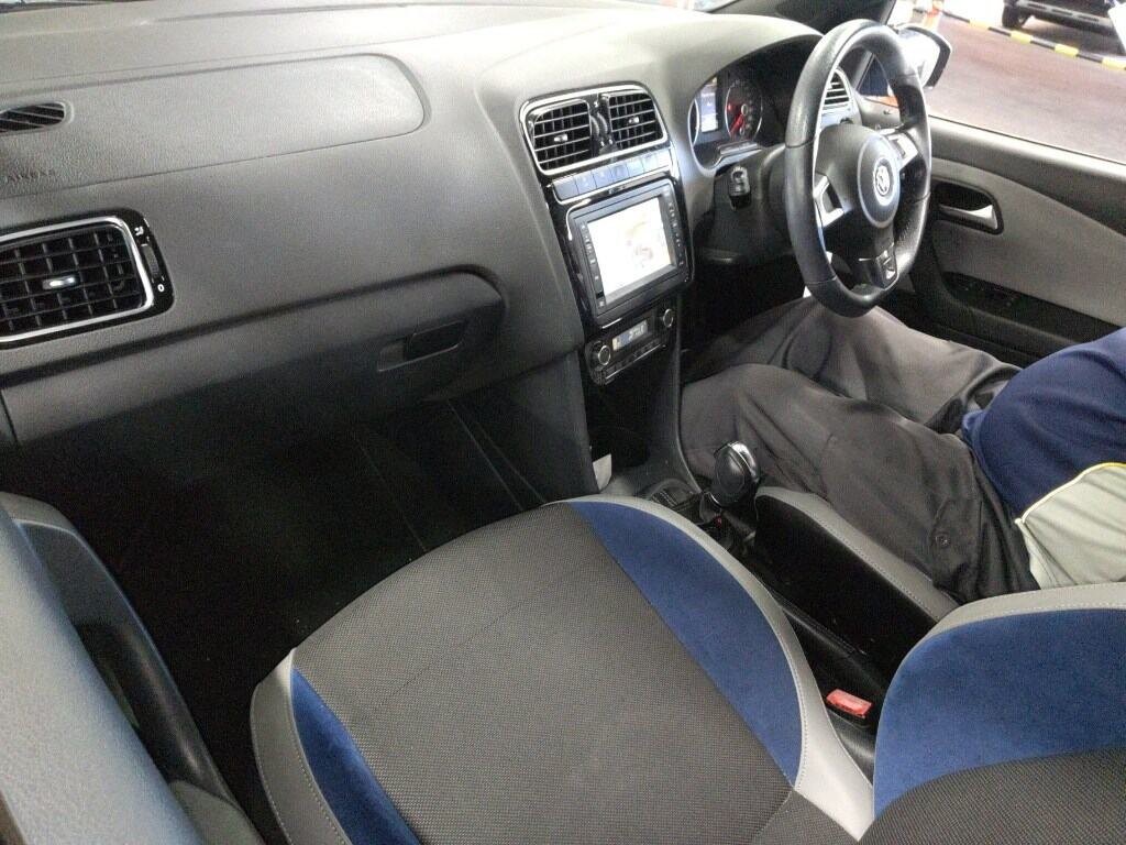 2013 Volkswagen POLO 5D