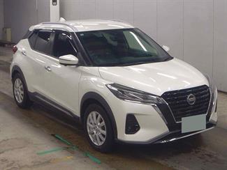 2020 Nissan KICKS 5D - Thumbnail