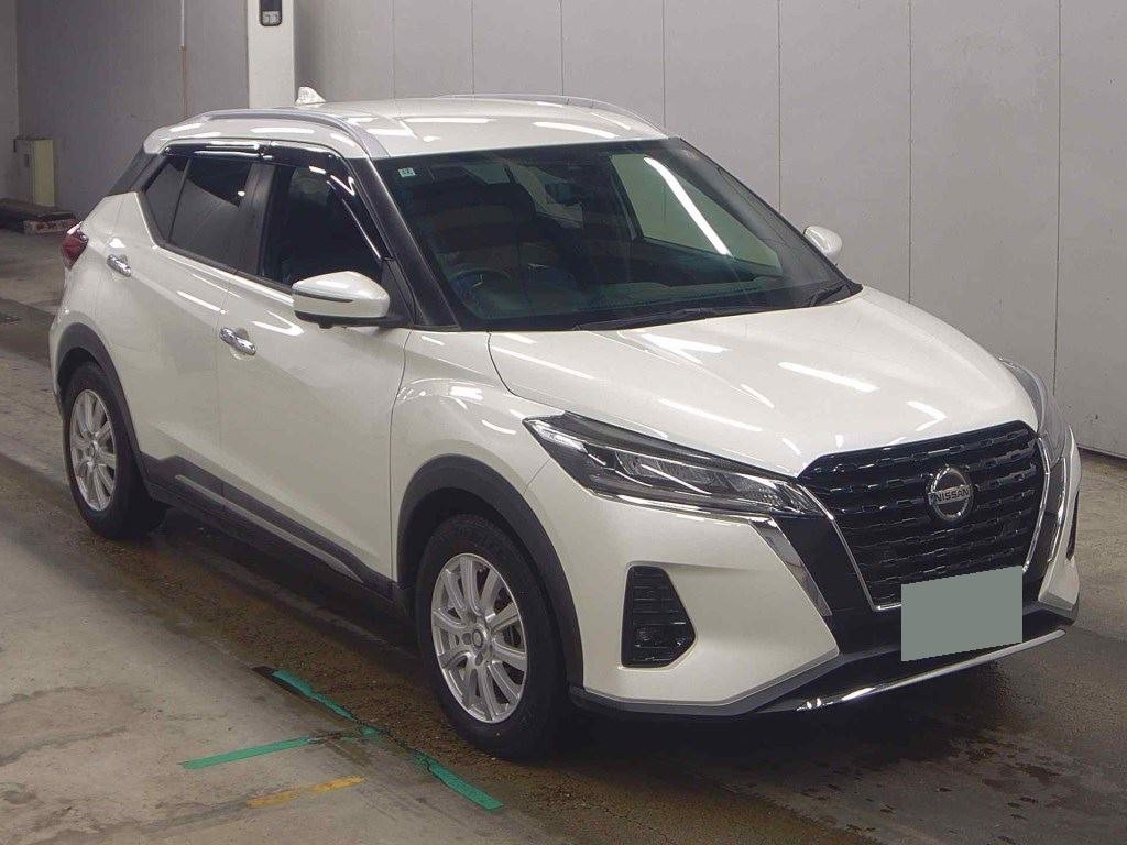 2020 Nissan KICKS 5D
