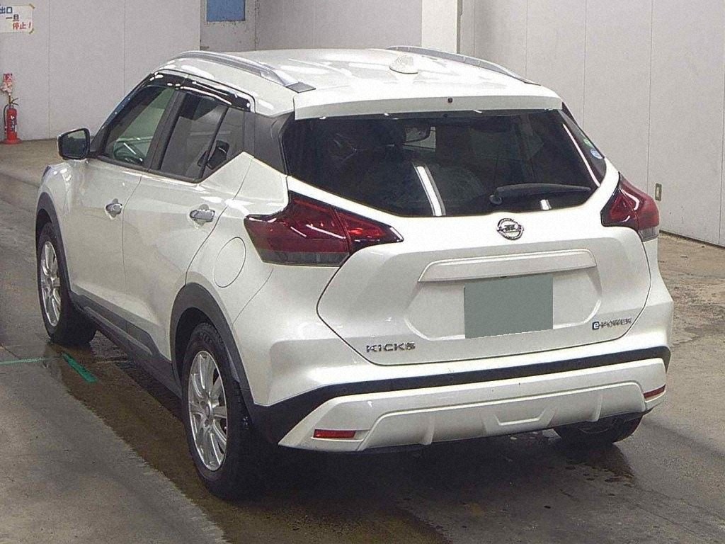2020 Nissan KICKS 5D