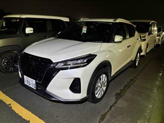 2020 Nissan KICKS 5D - Thumbnail