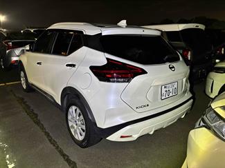 2020 Nissan KICKS 5D - Thumbnail