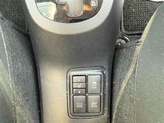 2015 Toyota Aqua - Thumbnail