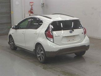 2015 Toyota Aqua - Thumbnail