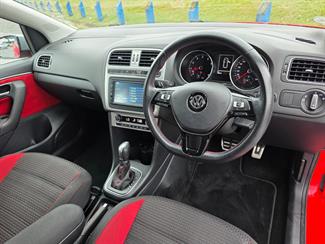 2015 Volkswagen Cross Polo - Thumbnail