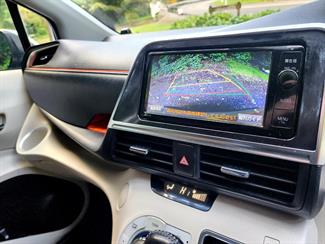 2015 Toyota Sienta - Thumbnail