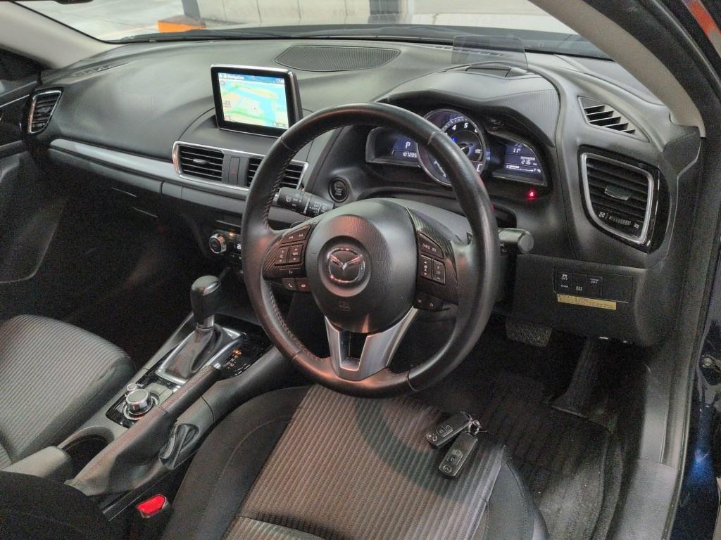 2015 Mazda Axela