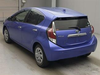 2016 Toyota Aqua - Thumbnail