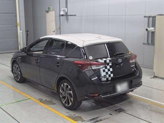 2016 Toyota Corolla - Thumbnail