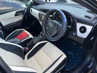 2016 Toyota Corolla - Thumbnail