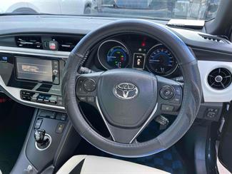 2016 Toyota Corolla - Thumbnail