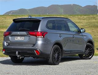 2021 Mitsubishi Outlander - Thumbnail