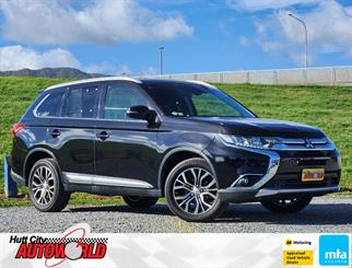 2015 Mitsubishi Outlander - Thumbnail