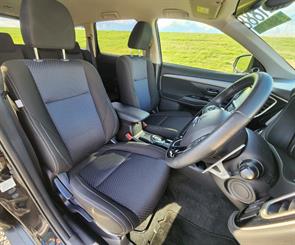 2015 Mitsubishi Outlander - Thumbnail